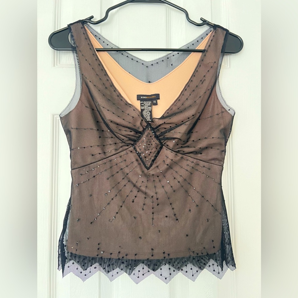 BCBGMAXAZRIA lace top. Size XS. US2.